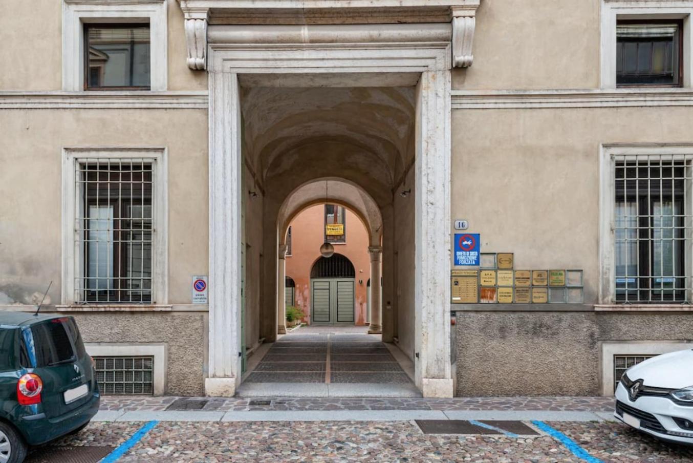 Residenza Palazzo Petrozzani Lejlighed Mantova Eksteriør billede