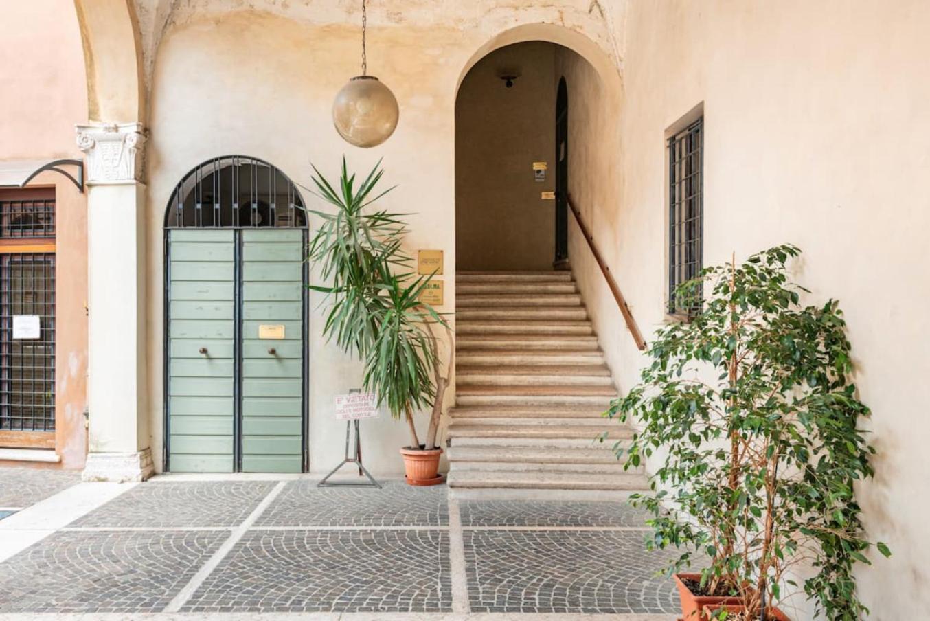 Residenza Palazzo Petrozzani Lejlighed Mantova Eksteriør billede